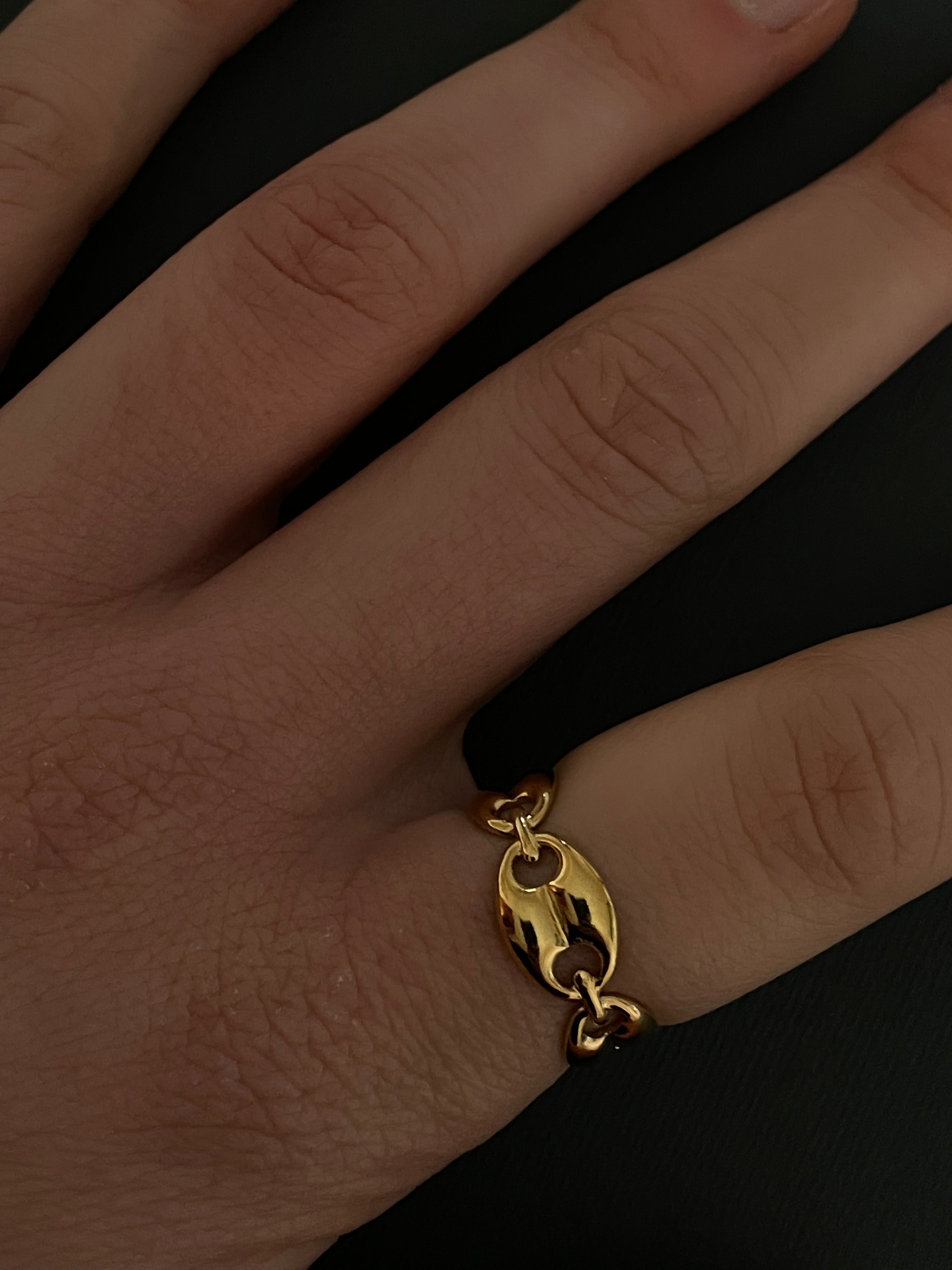 Golden Link Ring